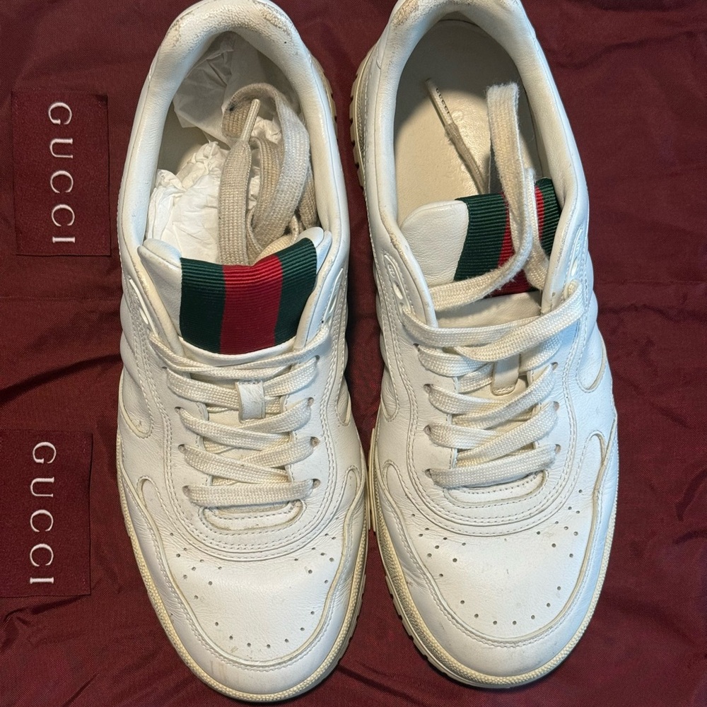 Gucci White Leather Low-Top Sneakers with Green and Red Web Accent - Picture 2 of 8